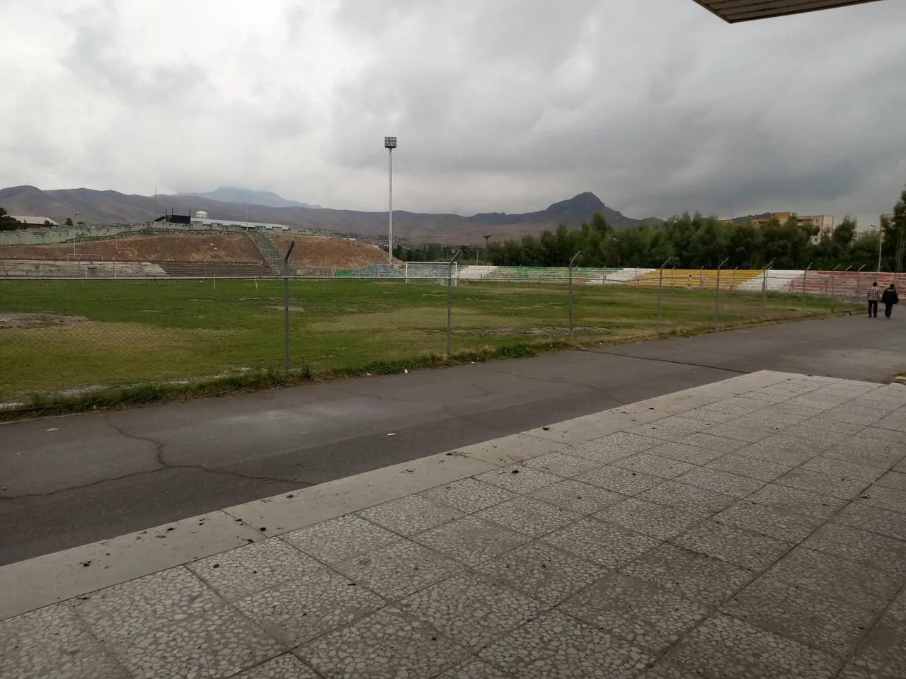 زمین چمن طبیعی قصر فیروزه - تصویر 2