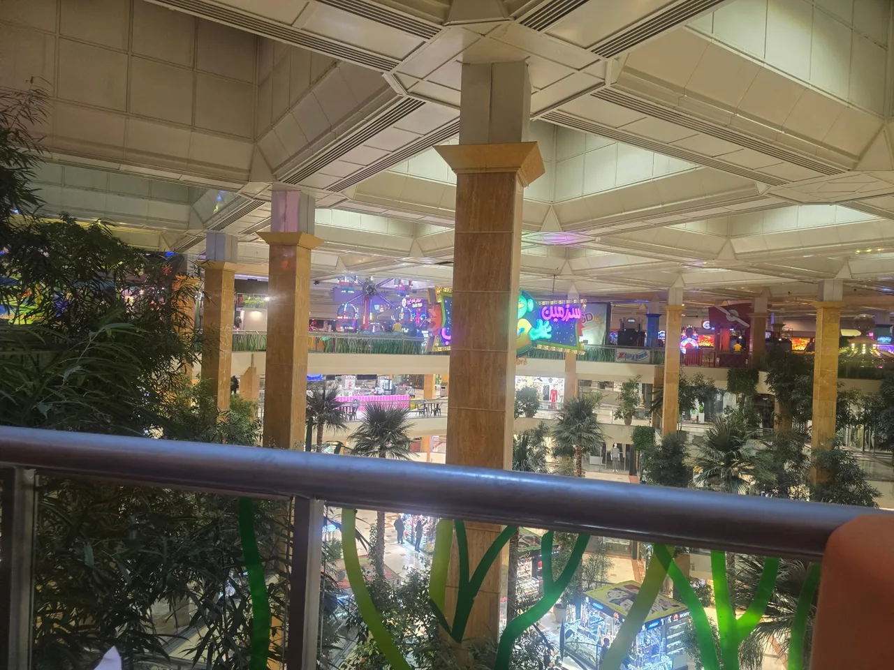 سرزمین عجایب - تصویر 3