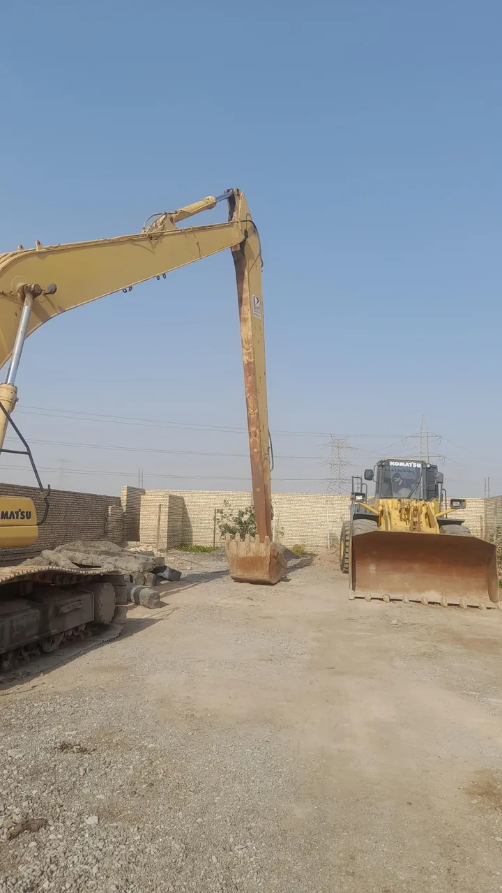 نمایشگاه کامیون ولو عبدالرضا زایروالی - نمایشگاه و خرید فروش خودرو در اهواز - تصویر 6