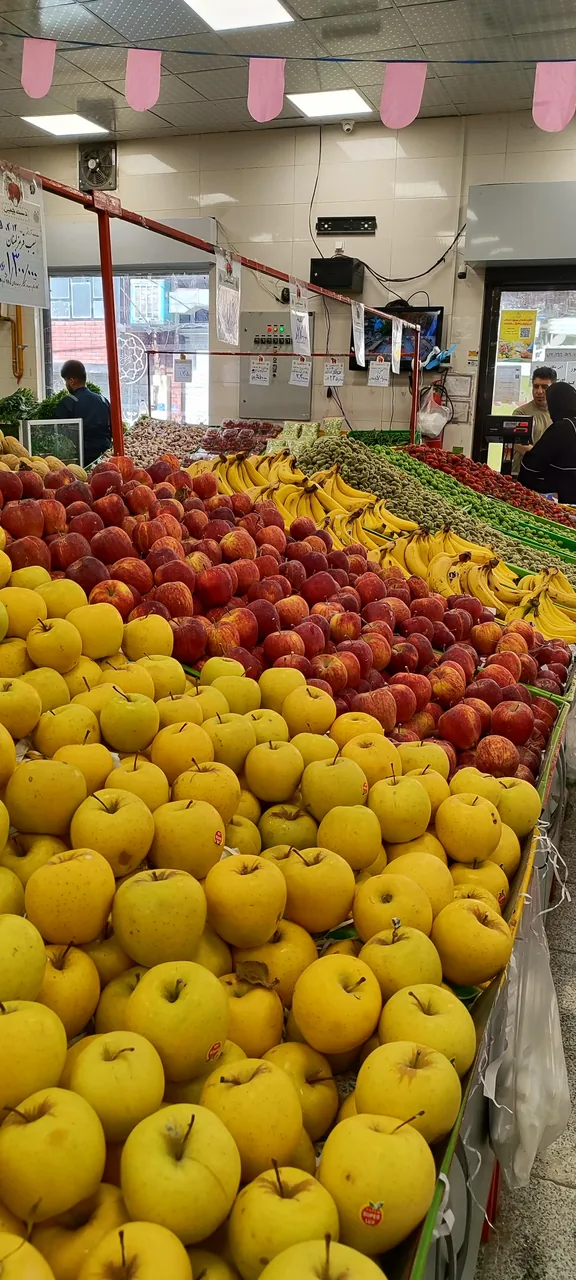 بازار میوه و تره‌ بار آذر شهر - تصویر 4