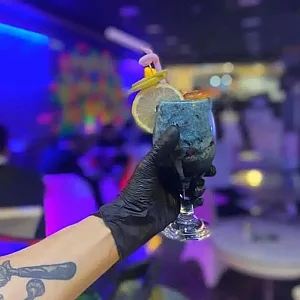 نان و شیرینی یاس