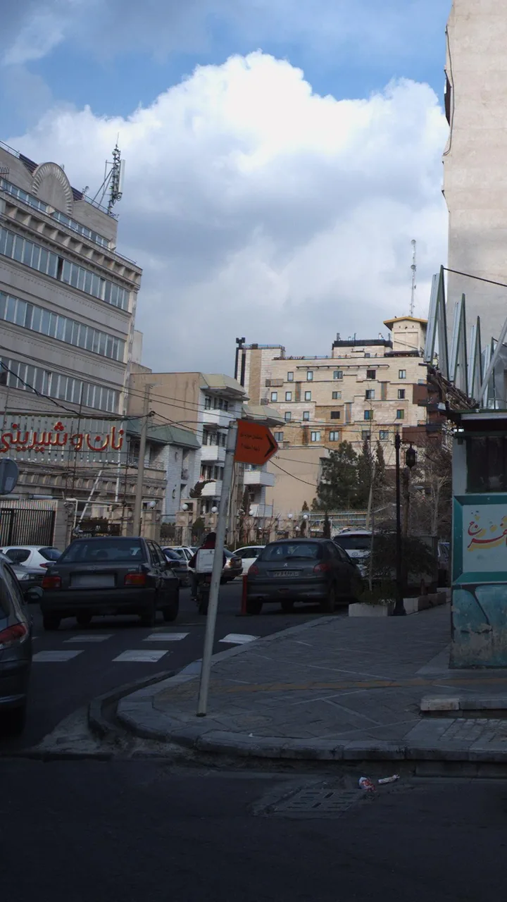 نان وشیرینی ماکارون - نانوایی فانتزی در تهران - تصویر 2
