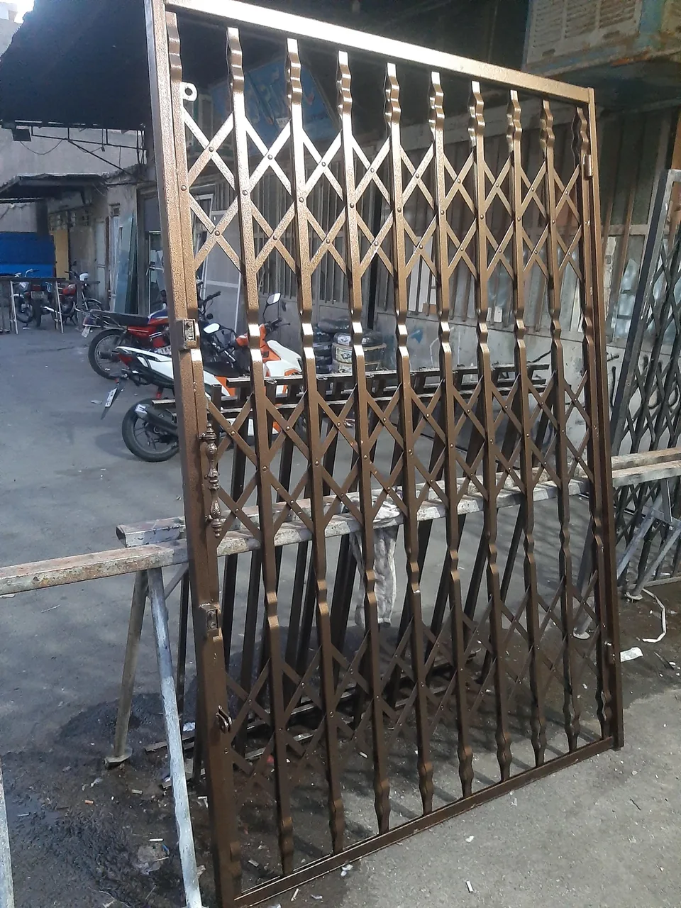 جوشکاری و درب لکاردیونی