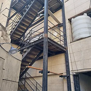 آهنگری زرین