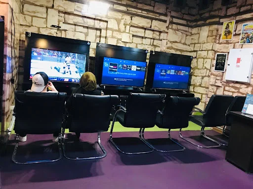 شهربازی قلعه شادی