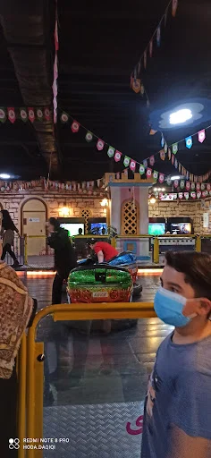 شهربازی قلعه شادی