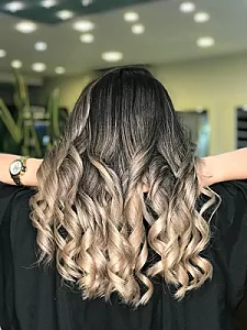 خدمات تخصصی رنگ و لایت مژگان رئیسی زاده