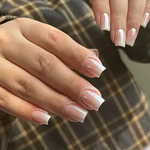 سالن زیبایی،خدمات و آموزش ناخن رویا