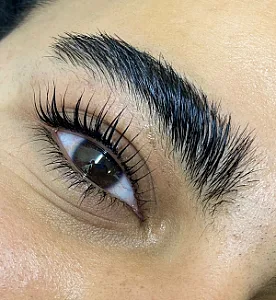 خدمات مژه و ابرو آیدا رحمانی