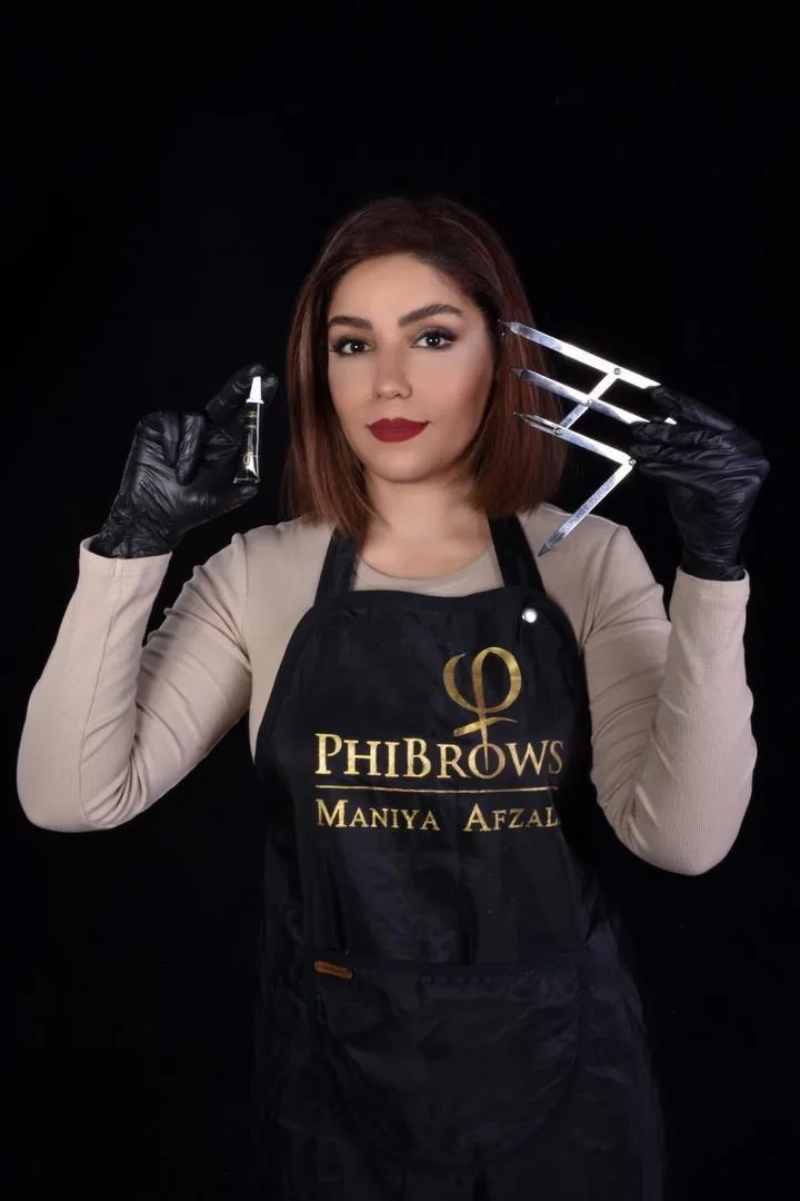 مرکز تخصصی خدمات آرایش دائم صورت مانیا