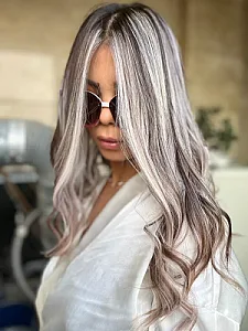 خدمات رنگ و مش و کراتین ماریا