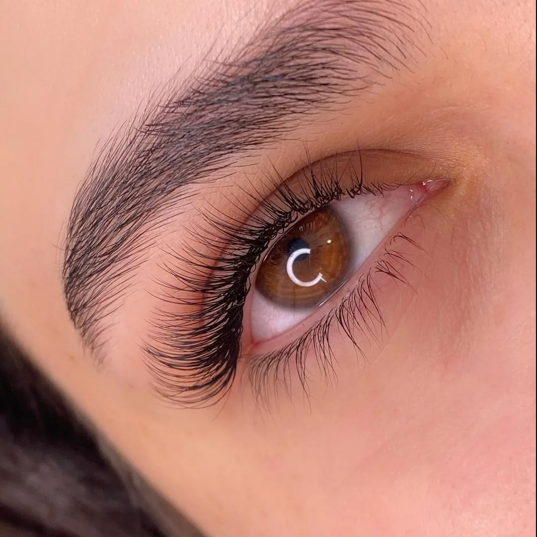 خدمات مژه آزاده امیری - تصویر 4