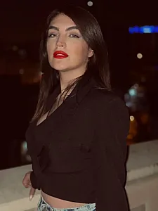 خدمات و آموزش تخصصی ناخن نیایش قاسمی