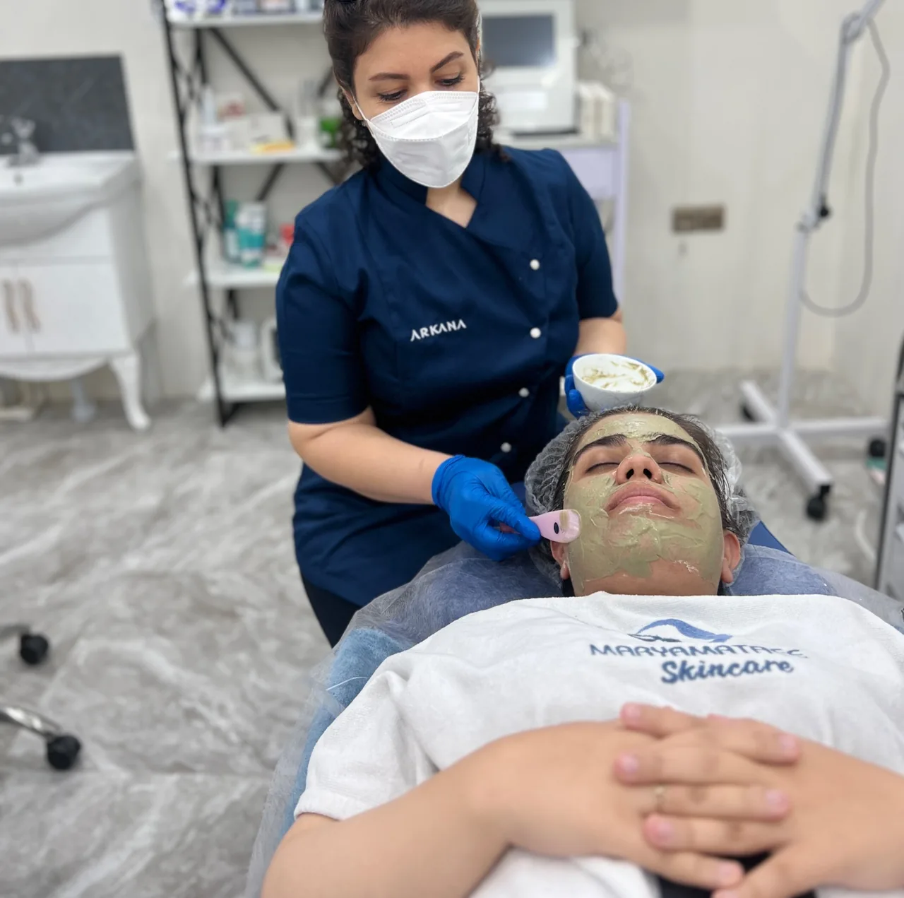 آموزشگاه و مرکز خدمات تخصصی پاکسازی پوست - کلینیک پوست و زیبایی در تهران - تصویر 2