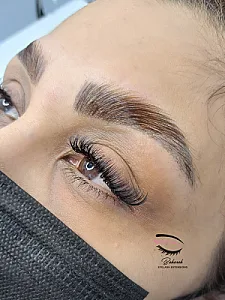 خدمات اکستنشن و لیفت مژه و ابرو بهاره