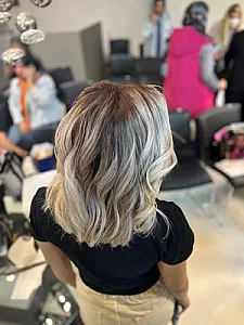 مرکز خدمات تخصصی رنگ و کراتین نسا