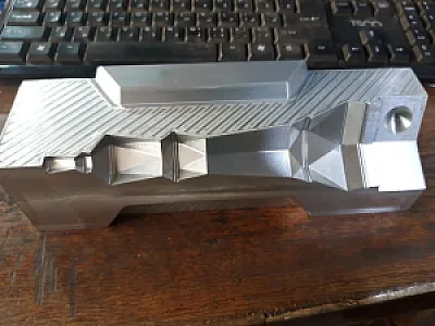 خدمات فرز CNC میلیران