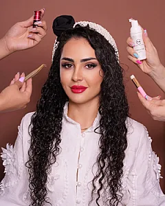 خدمات تخصصی اکستنشن مژه و ابرو مونا امین