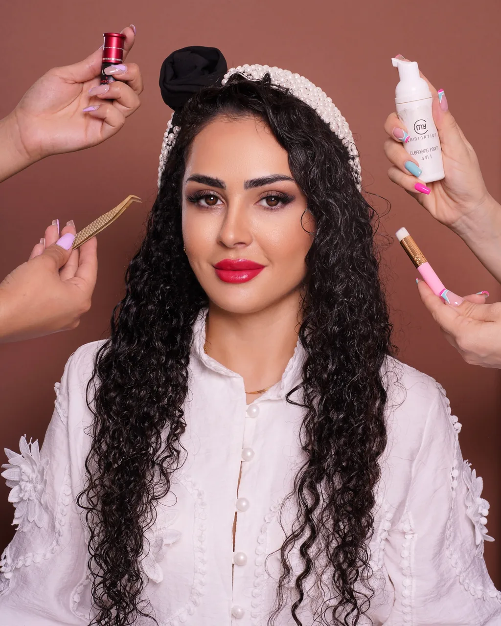 خدمات تخصصی اکستنشن مژه و ابرو مونا امین