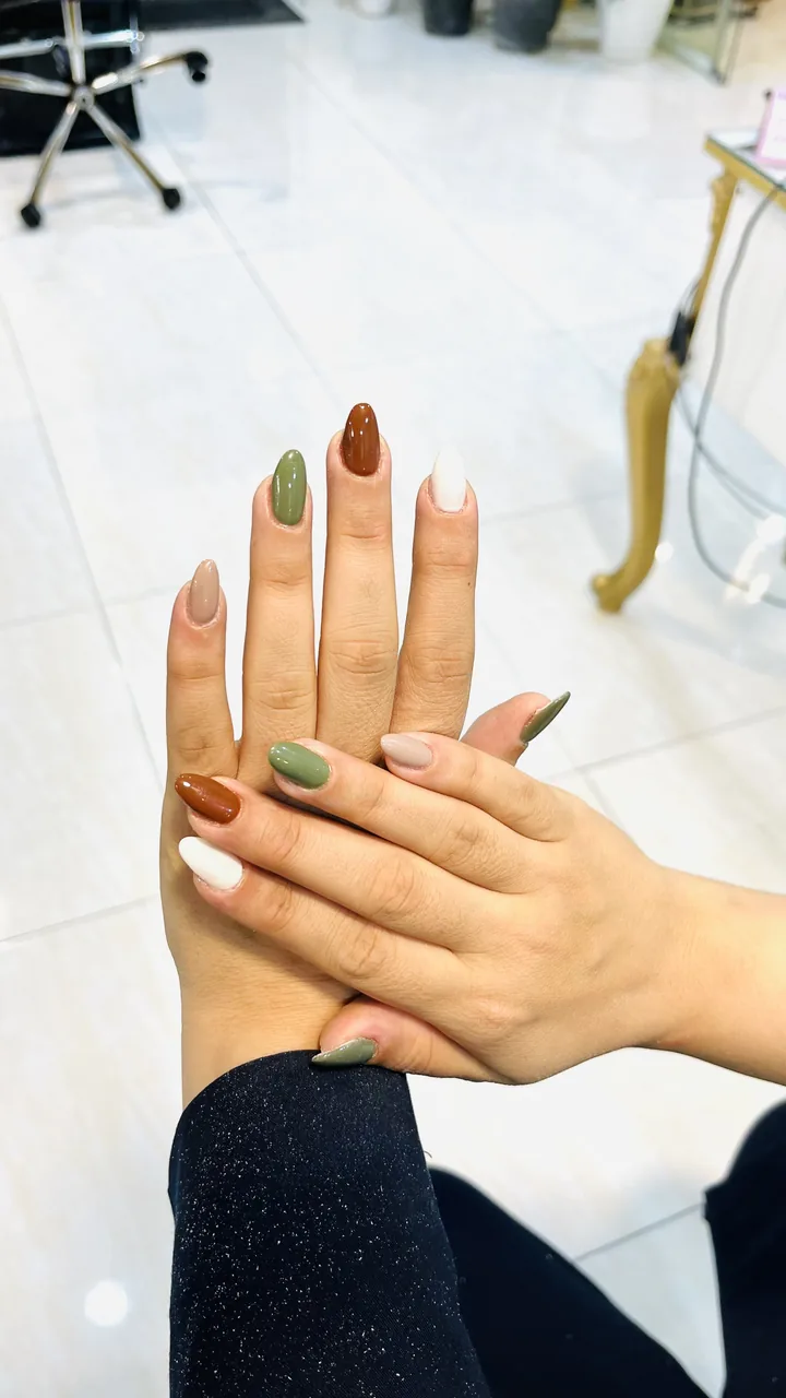 خدمات تخصصی ناخن فرمیسک