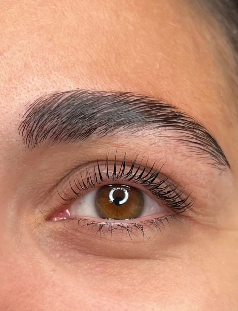 خدمات تخصصی وآموزش مژه و ابرو سارا صرافی - آموزشگاه آرایشگری در تهران - تصویر 3