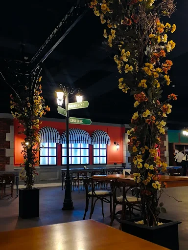 کافه برد گیم جوی بار