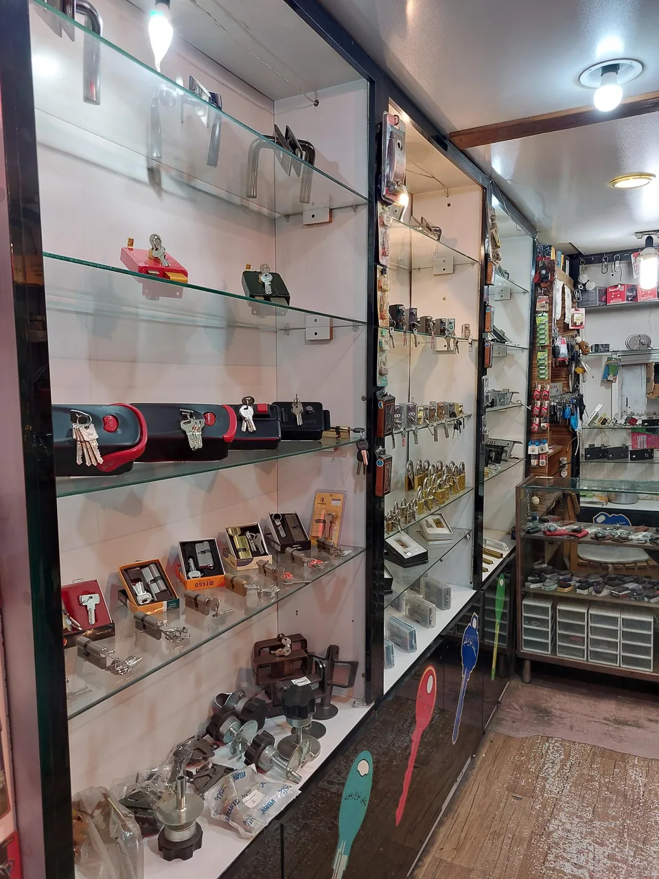 خدمات قفل و کلید و ریموت