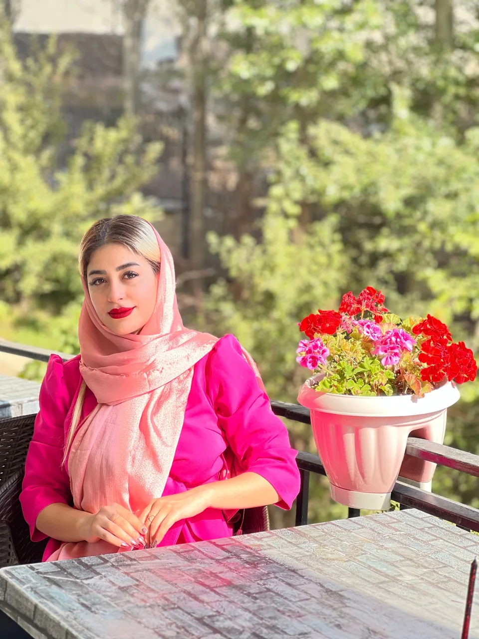 خدمات تخصصی ناخن و پدیکور مژده وکیلی - تصویر 6