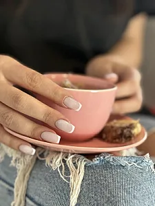 سالن زیبایی خدمات ناخن ریحانه بیاتی