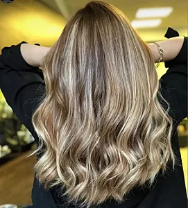 خدمات تخصصی رنگ و لایت ، کراتین ٬احیا و تراپی سمانه یغمایی
