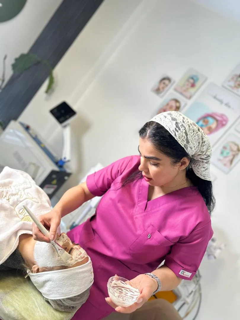 خدمات تخصصی فیشال درمانی مژده احمدزاده - کلینیک پوست و زیبایی در تهران - تصویر 3