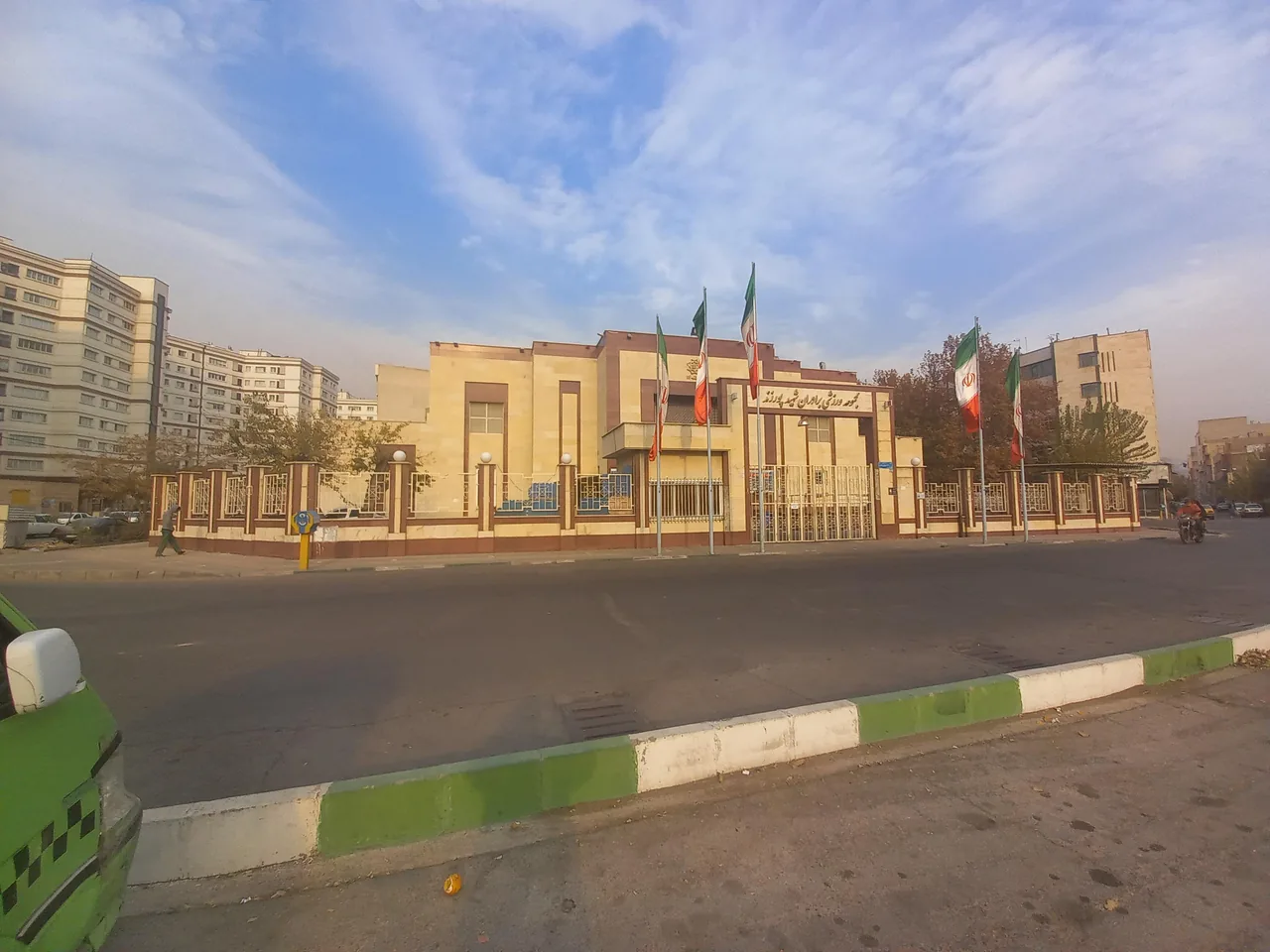 مجموعه ورزشی برادران شهید پورزند - تصویر 2