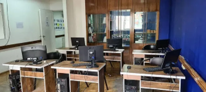 آموزشگاه فنی و حرفه ای انعکاس