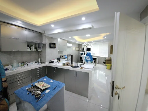 مرکز تخصصی ایمپلنت تبریز