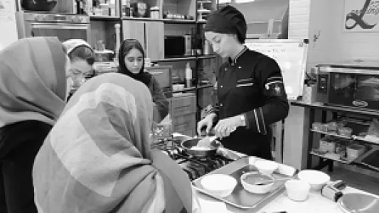 آموزشگاه شیرینی پزی و آشپزی سفره ایرانی
