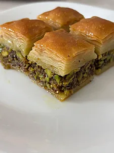 تاج باقلوا