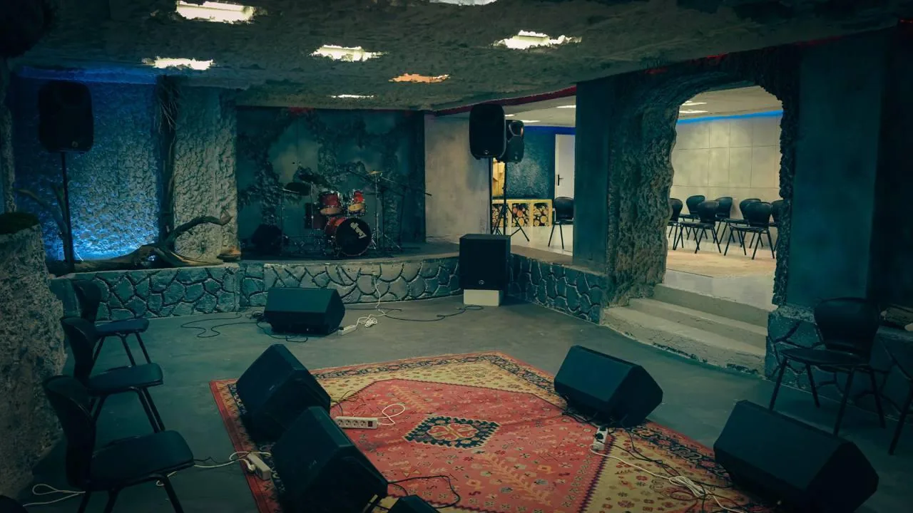 آوای هیچ - تصویر 2