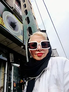 نسرین برزگری مربی رانندگی