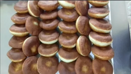 پیراشکی داغ و تاملی باقری