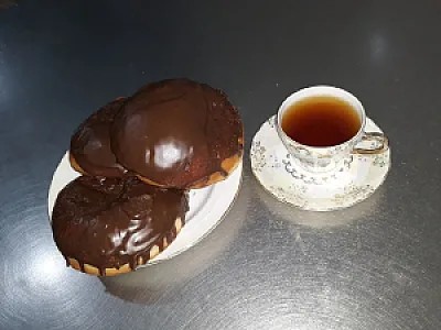 کلوچه و پیراشکی نادی