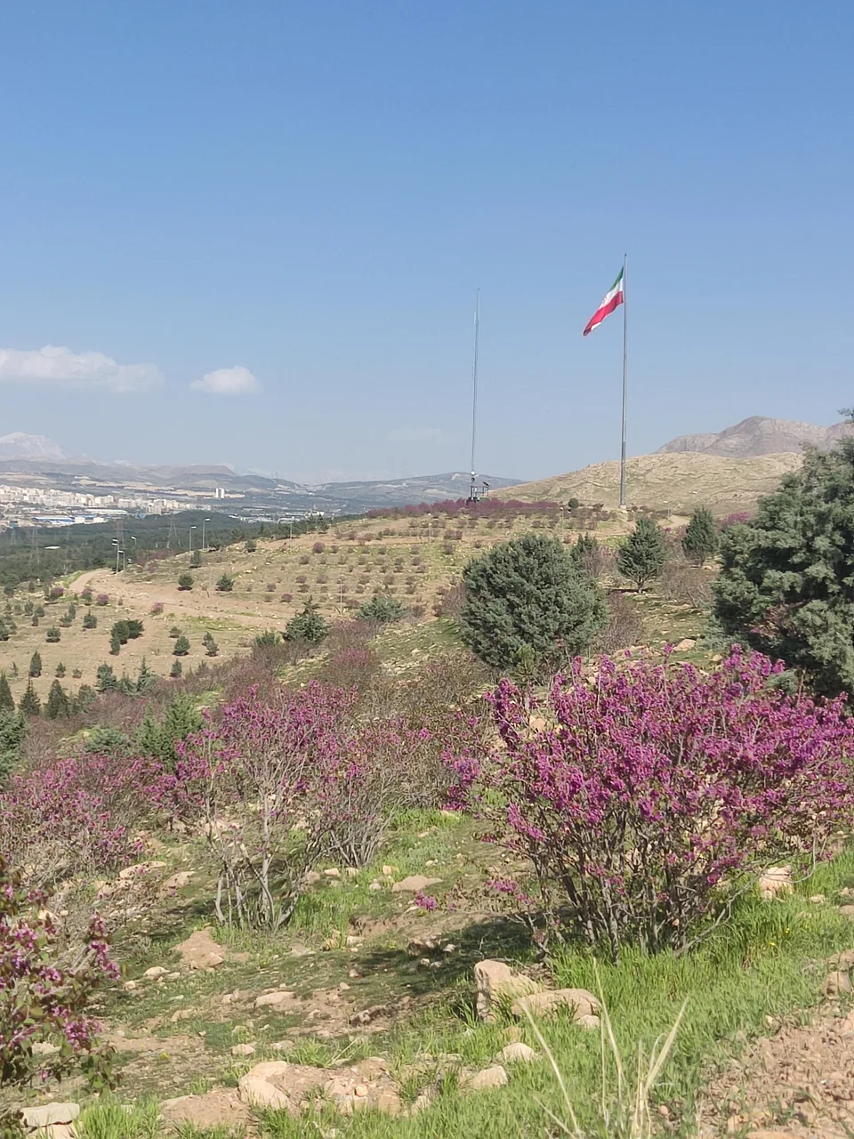 آینه و قاب خادمی