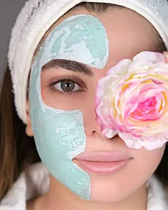 پاکسازی تخصصی پوست با دستگاه