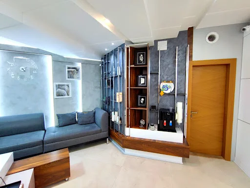 مرکز تخصصی ایمپلنت و جراحی لثه دکتر سید امین موسوی