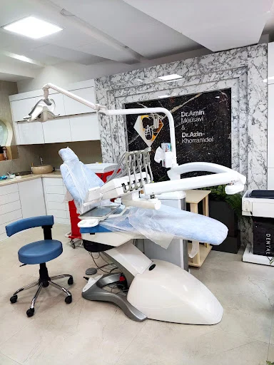 مرکز تخصصی ایمپلنت و جراحی لثه دکتر سید امین موسوی