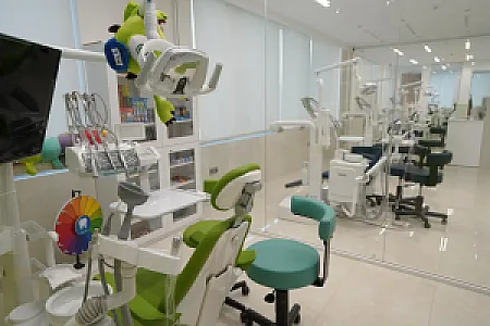 کلینیک دندانپزشکی طاها