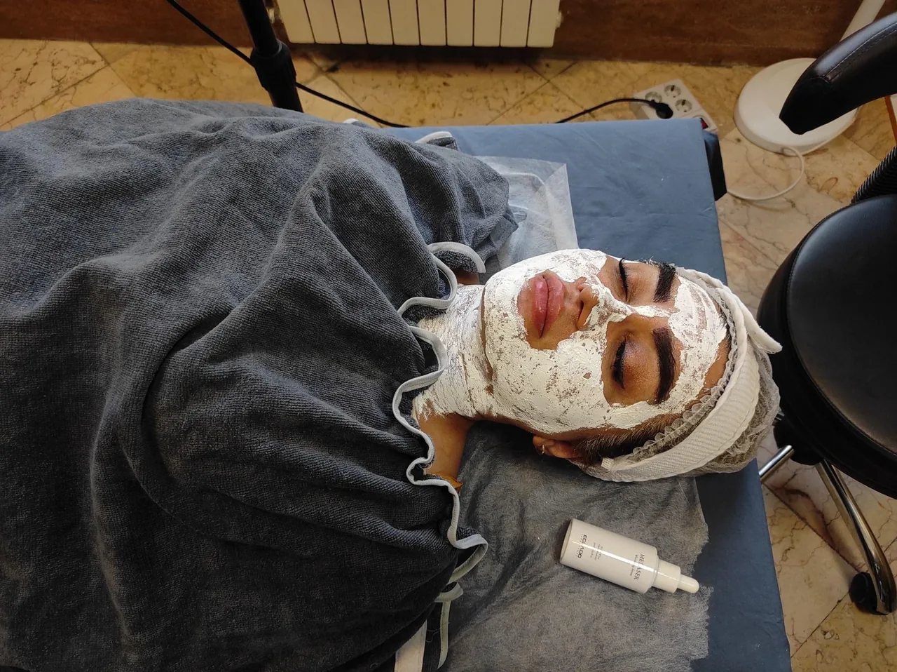 پاکسازی و فشیال تخصصی پوست فاطمه توکلی - تصویر 2