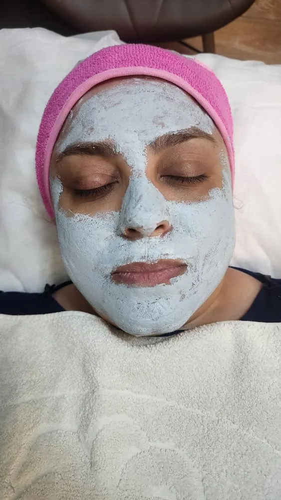 پاکسازی پوست و فیشال با کیمیا - تصویر 2