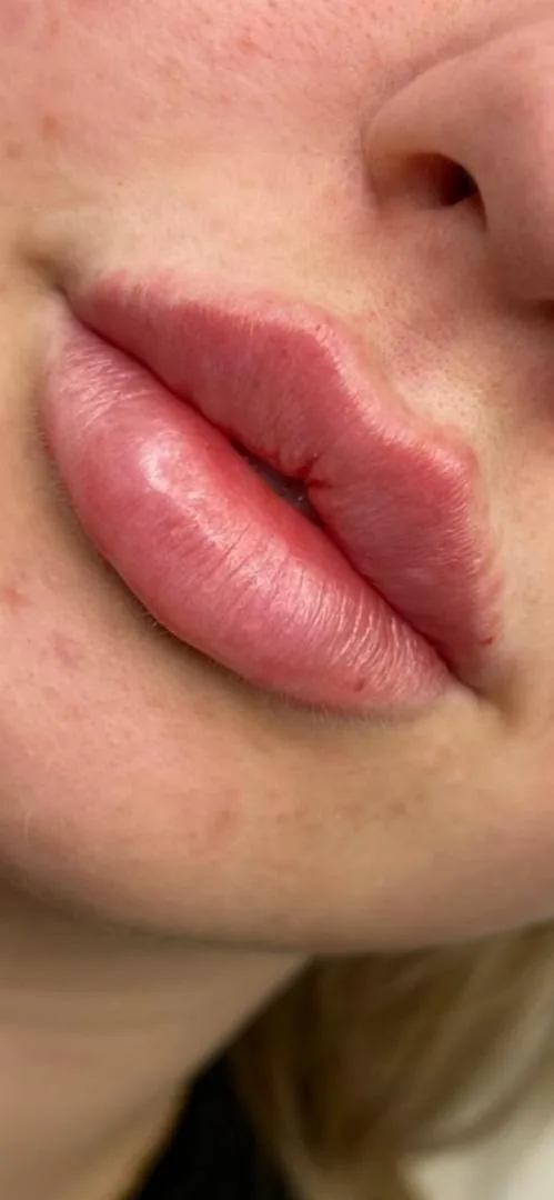 کلینیک پوست مو زیبایی و لیزر هیما
