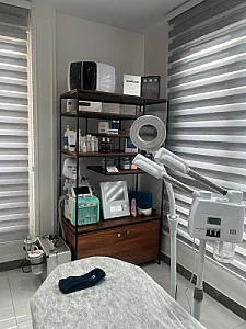 مرکز تخصصی فشیال و جوانسازی