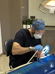 دندانپزشکی دکتر آرمان حکیمی